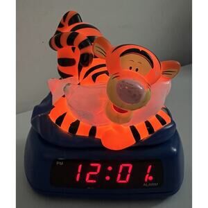 Vintage Tigger Disney Digital Alarm Clock Nightlight Fantasma